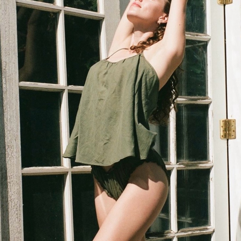 NWT Loup Charmant scoop tank in green